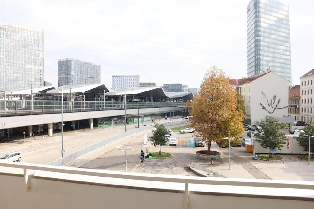 Apartament Nr 1 With 2 Balconies 3 Bedrooms Near Main Train Station