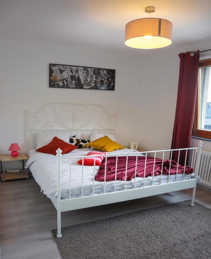 Nr 1 With 2 Balconies 3 Bedrooms Near Main Train Station Apartament *