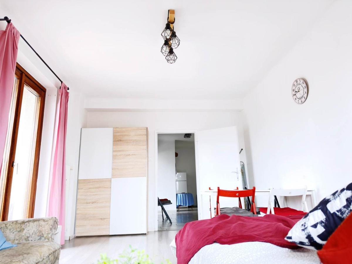 Nr 1 With 2 Balconies 3 Bedrooms Near Main Train Station Apartament